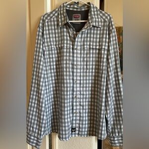 Like New Men’s XL Wrangler Plaid Outdoor Series Shirt Gray and White Check